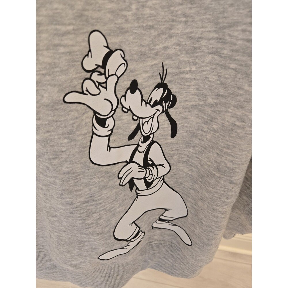 Disney Mickey & Friends Classic Black & White Graphic Crewneck M Sweatshirt - Picture 13 of 14